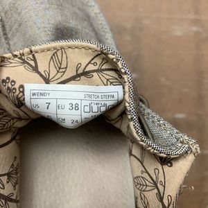 Hey Dude Wendy Size 7